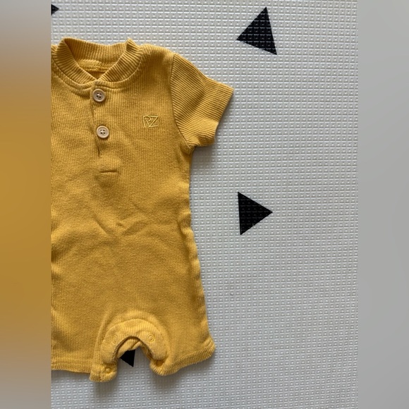RZ Rachel Zoe|Baby girl mustard yellow ribbed sleeveless Romper w Buttons•••0-3M - Picture 1 of 4